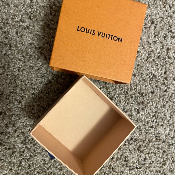 Louis Vuitton gift box - Picture 2 of 2